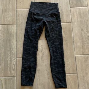 Lululemon Camo Aligns 26 inch